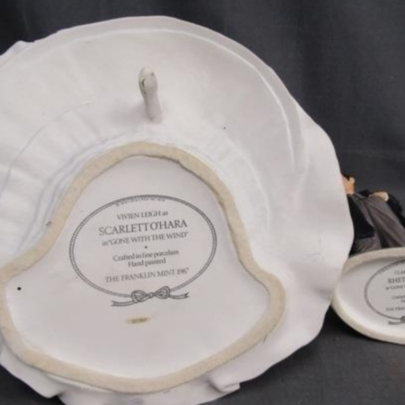 2 Large porcelain GONE WITH A WIND FRANKLIN MINT Figurines Scarlett and Rhett - Picture 5 of 7